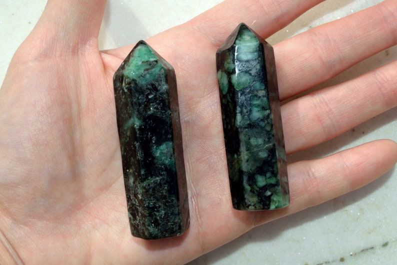 Emerald Crystal Points