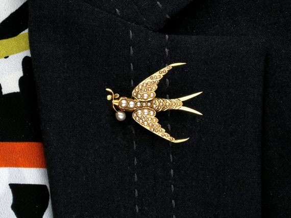 Seed Pearl and Ruby, 15ct Yellow Gold Bird Brooch… - image 9