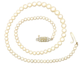 Vintage Pearl Necklace: 0.56 ct Diamond 15k Gold Clasp, 1970s Pearls