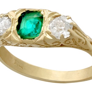 0.44 ct Emerald and 0.42 ct Diamond, 18 ct Yellow Gold Ring - Antique Circa 1910