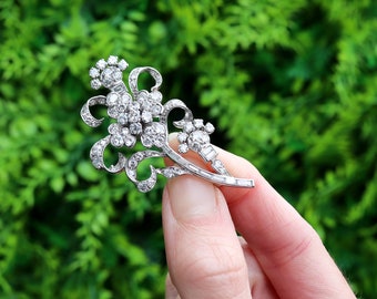 Antique 5.85ct Diamond and 15ct White Gold Floral Brooch Circa