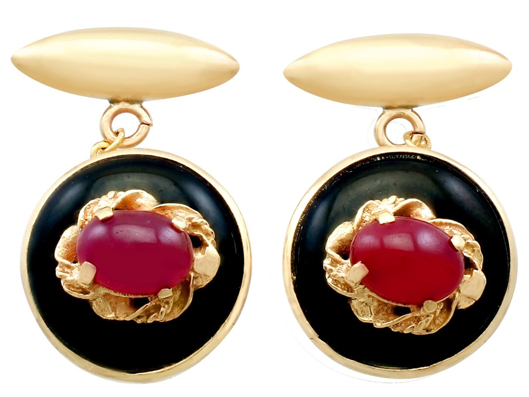Vintage Italian 1.75ct Ruby and Onyx, 18ct Yellow Gold