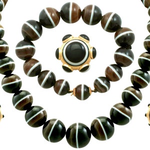 Antique Victorian Jewellery Set with Banded Agate in 18k Yellow Gold and 15k Yellow Gold