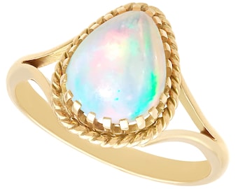 1.80ct Opal and 9ct Yellow Gold Ring - Vintage Circa 1950