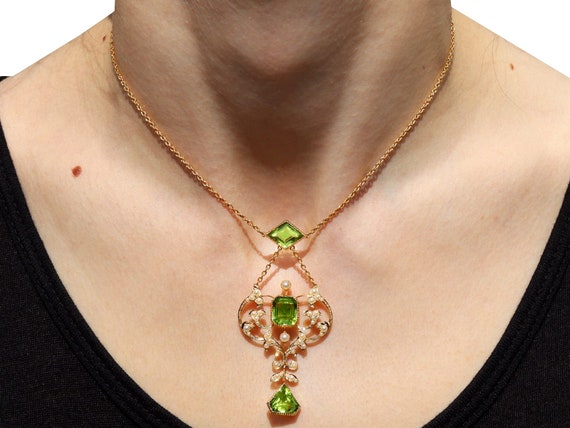 9.32ct Peridot and Seed Pearl, 15ct Yellow Gold N… - image 9