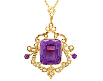 Broszka z ametystem i perłą o masie 11,09 ct, wykonana z żółtego złota próby 9 ct – antyk, ok. 1910 r.