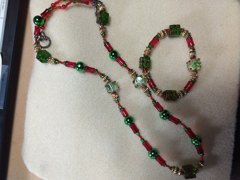 Christmas gift box beaded necklace and bracelet set
