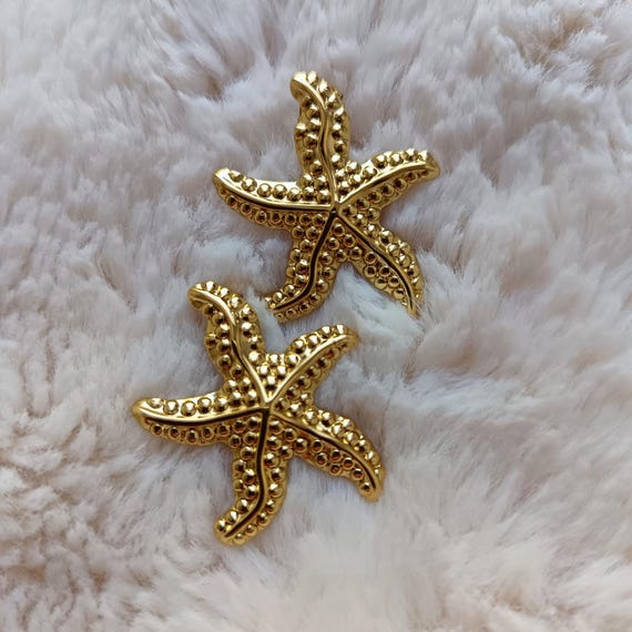 Gold-tone stainless steel (304L) starfish design earrings