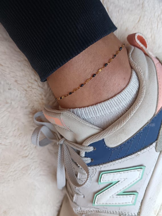 Women's anklet bracelet, gold chain, 304L stainless steel, gold color, black resin enamel beads, handcrafted.
