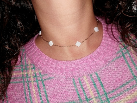 Women's choker necklace, gold-tone stainless steel chain with multiple mother-of-pearl clovers, handcrafted.