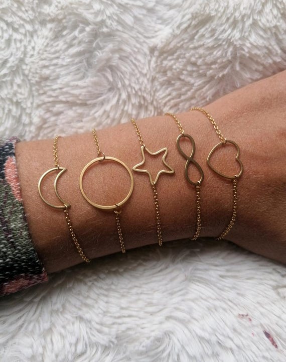 Women's gold chain bracelets in gold-tone stainless steel with heart, star, circle, infinity, or moon motifs of your choice. Handmade.