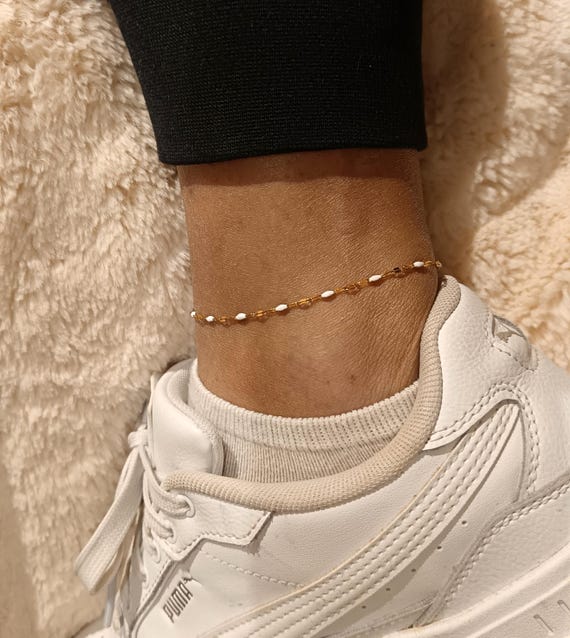 Gold-tone anklet bracelet, 304L stainless steel, gold color, oval white resin beads, handcrafted.