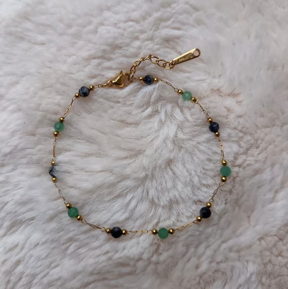 Women's bracelet with gold-tone chains, 304L stainless steel, gold color, green, black/white and gold beads, handcrafted.
