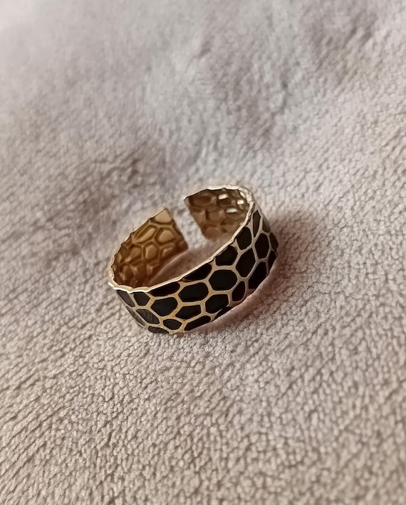 Adjustable gold and black 304l stainless steel ring with leopard print