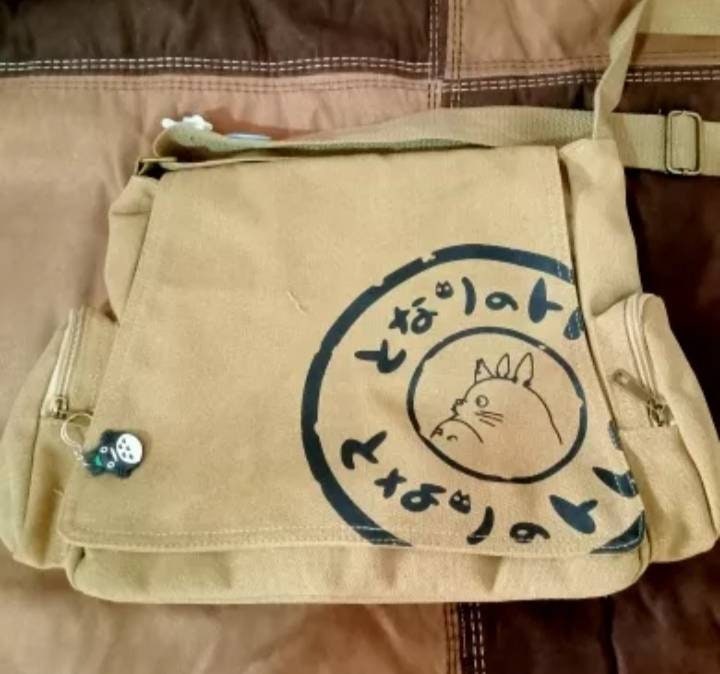 Japanese New 2012 My Neighbor Totoro Canvas Messenger Bags Cartoon Students  Book Crossbody Bags with Mutiple Pockets