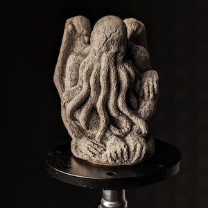Handgemaakt Cthulhu idool statuut H.P.Lovecraft Call of Cthulhu waterspuwer monster beton schepsel gotisch decor sculptuur fantasie Cthulhu mythos