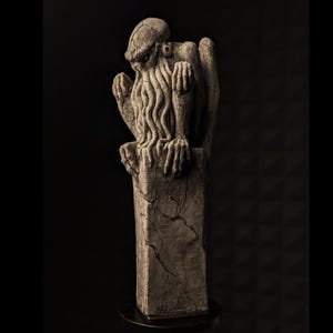 Handmade Concrete Cthulhu idol Sculpture, Cthulhu mythos statute Lovecraft Call of Cthulhu gargoyle monster Gothic decor fantasy tentacles