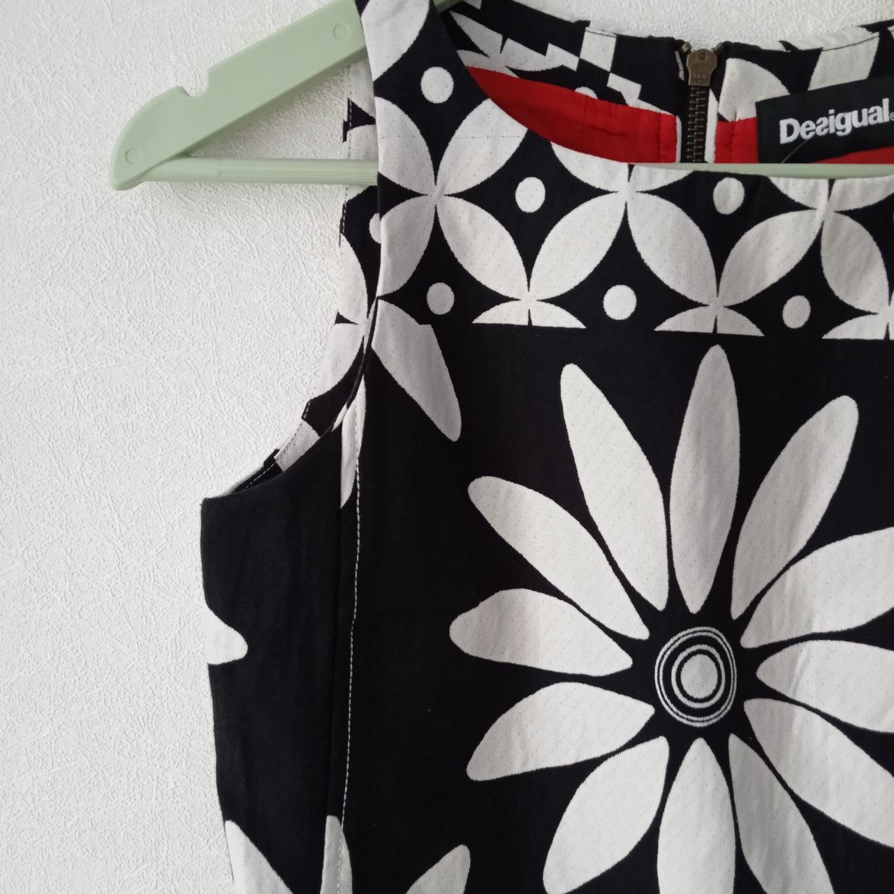 ♥️未使用♥️タグ付♥️【Desigual】36 異色花柄 アシメントリー