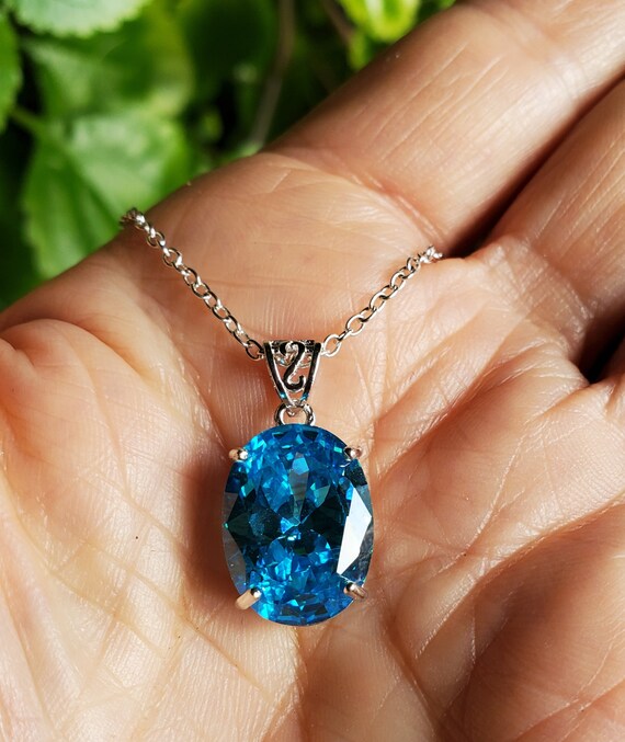 Blue Water Droplet High Carbon Diamond Cloud Leaf Pendant Necklace