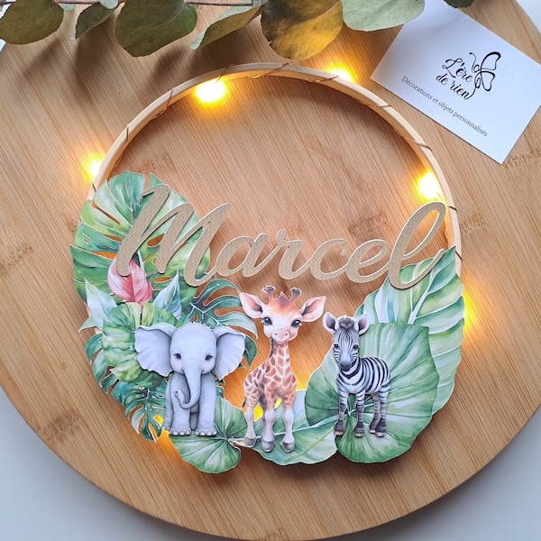 Veilleuse prénom safari jungle girafe éléphant zèbre- prénom personnalisé - cercle en bois - décoration chambre - cadeau de naissance