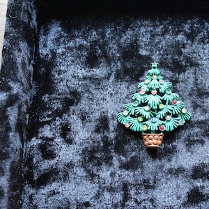 Green metal Christmas Tree Pin