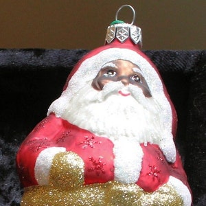 Christmas Holiday Santa Claus Ornament