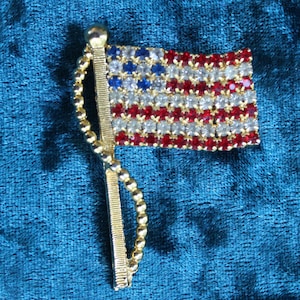 Vintage US Flag pin