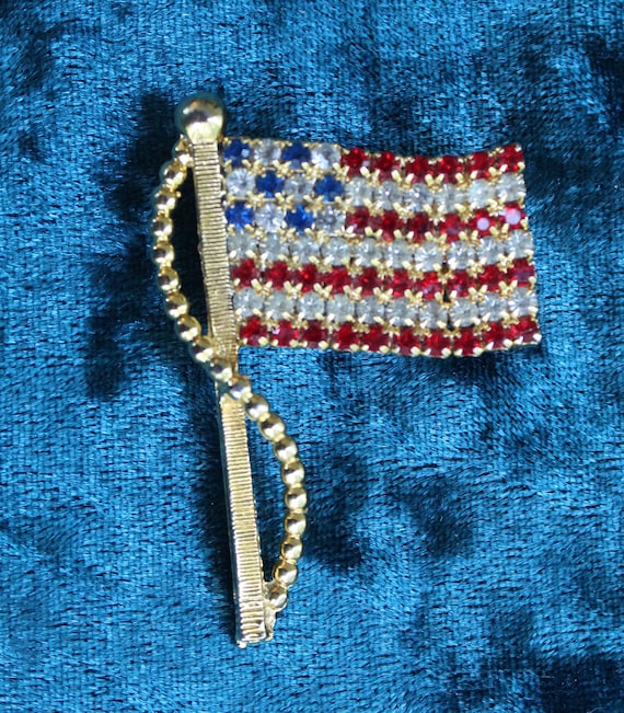 Vintage US Flag pin