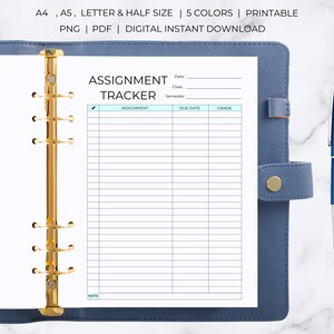 K&ouml;nnte beinhalten: Eine druckbare Aufgabenplaner-Seite mit Abschnitten f&uuml;r Aufgabenname, F&auml;lligkeitstermin und Note. Die Seite ist f&uuml;r die Verwendung in einem Ordner mit einem goldenen Ringsystem konzipiert.