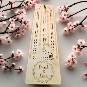 Fully Engraved Personalized Cribbage Board with Floral Name Design – 4 Custom Options, Handmade Game Gift, Custom Pegs, Express Shipping