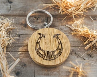Engraved Horseshoe Oak Keychain – Rustic Good Luck Charm, Equestrian Gift