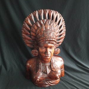 Beautifully carved Balinese indonesian Bust. Janger Dancer with ceremonial Hat