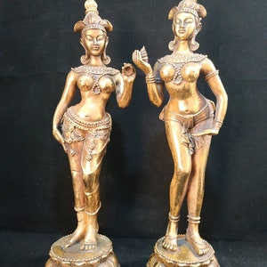 Two Antique Asian Sexy Girls Sculptures Painted in Bronze or Gold! Made of Resin and Painted !!!