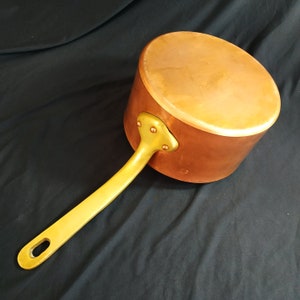Vintage copper frying pan Villedieu CVD / Vintage copper frying pan/pot with aluminum interior and brass handle France/weight 1.9 kg