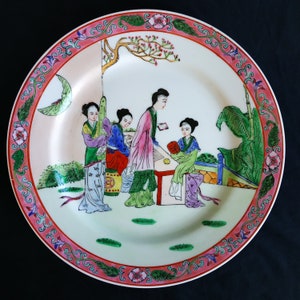 Chinese Famille Rose Porcelain./Vintage Chinese Famille Rose Porcelain Decorative Plate