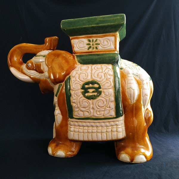 Estatua Elefante.-27cm.Figura Elefante Vintage Cerámica Esmaltada. Base para macetero Chinoiserie. Adorno de edición limitada hecho a mano y pintado a mano.