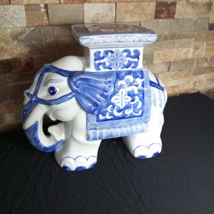 Elephant statue. Ceramic Elephant Ornament, Vintage Collectable china for display or plant stand/Vintage Boho Chic Blue and White Ceramic.
