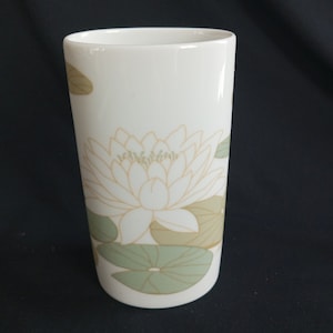 Porcelain Vase Manufacturer Rosenthal, Germany Decade: 1970s This original vintage Art vase