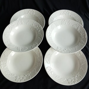 6 - vintage plates 23 cm deep for soup or Italian cuisine / decoration tulips, dinner service, plates from the 70s