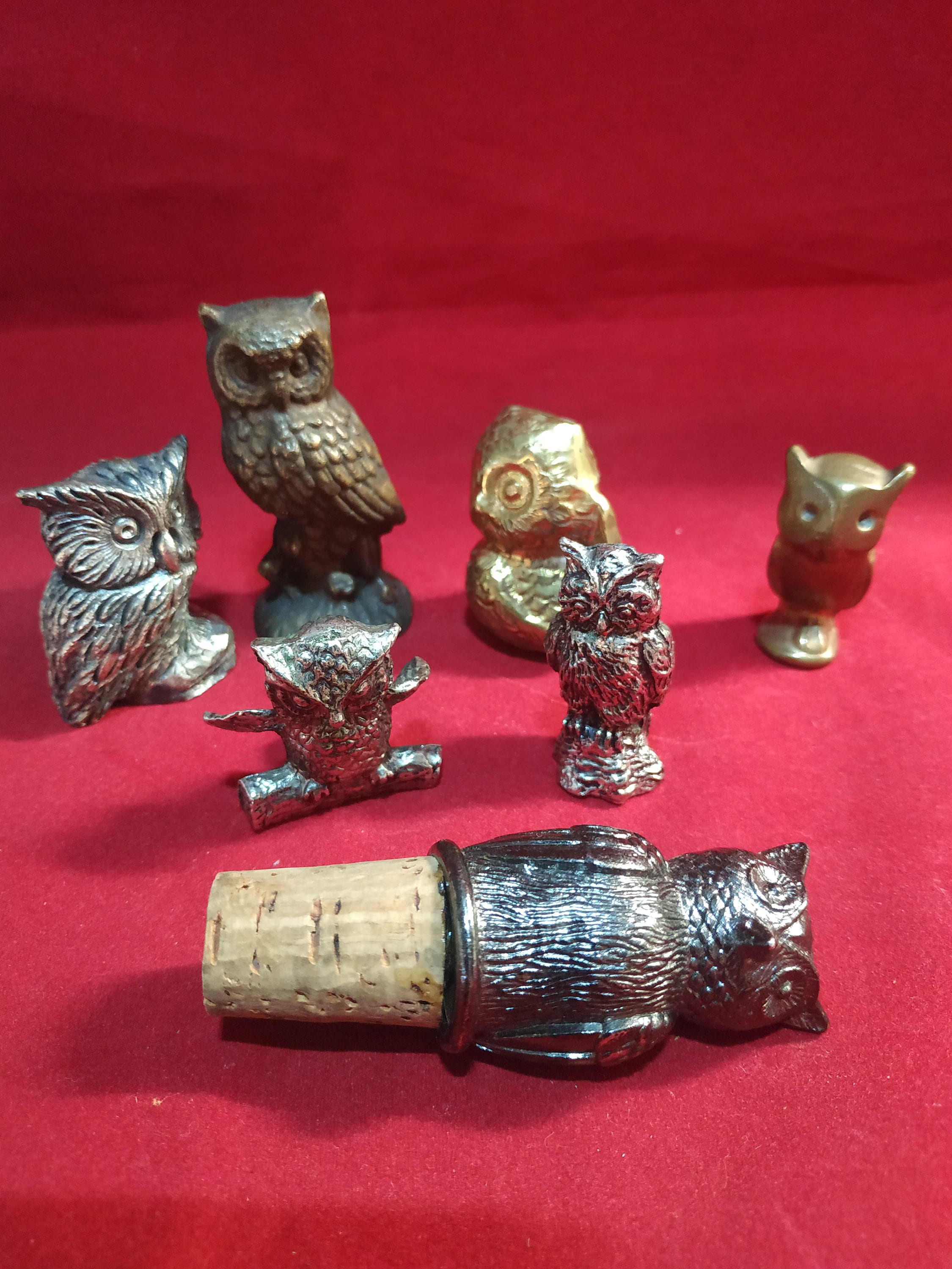 Set of small metal and brass owl figurines, vintage owl trinkets, 1970s bird figurines, owl collecto