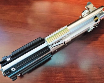 Skywalker Legacy Lightsaber