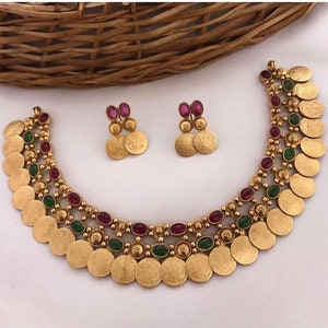 Moeda | Kashu | Colar Lakshmi | Ornamentos tradicionais de Kerala | Joias de templos | Joias Kemp | Joias indianas