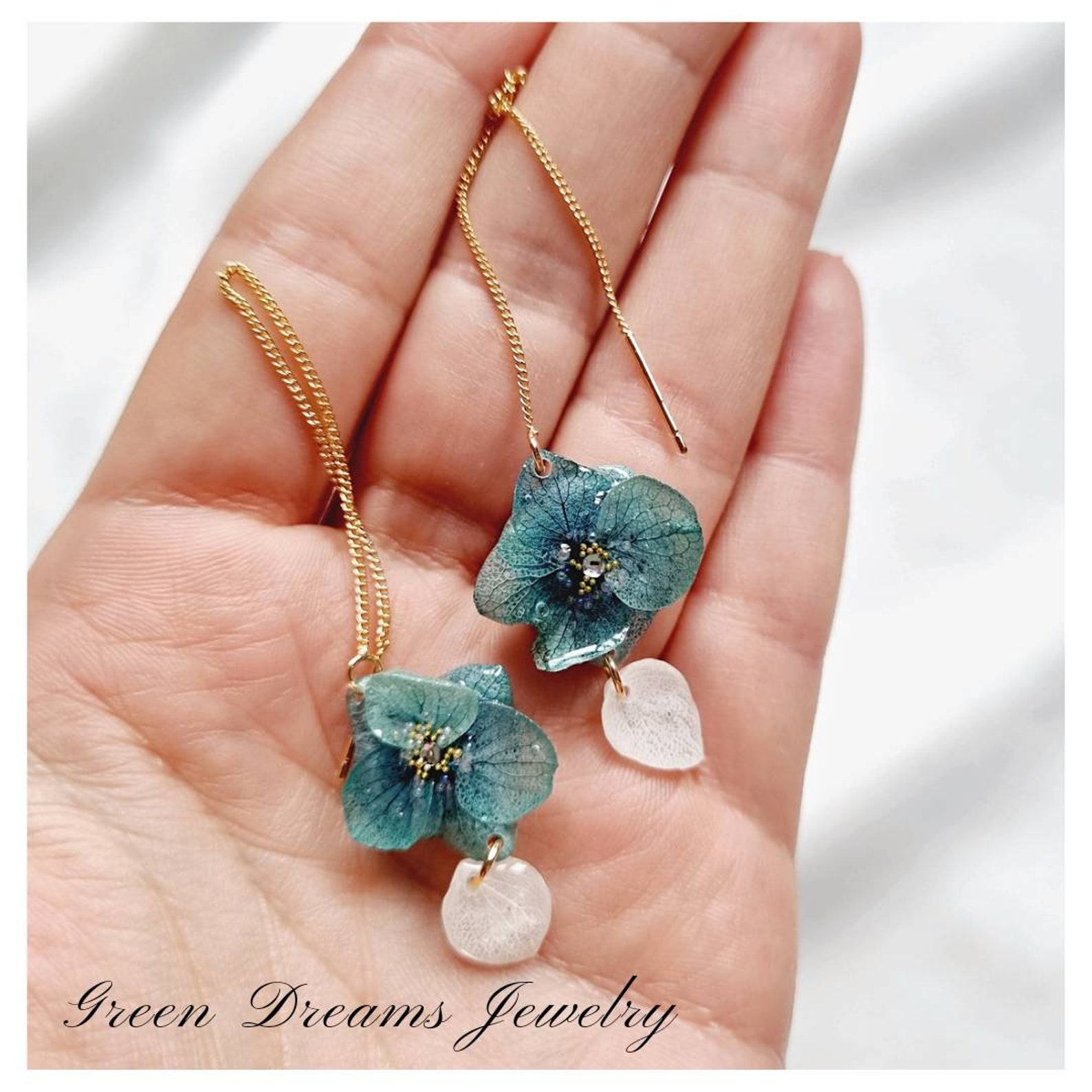 Flowers Resin Earrings Pressed flower earrings White hydrangea Etsy
