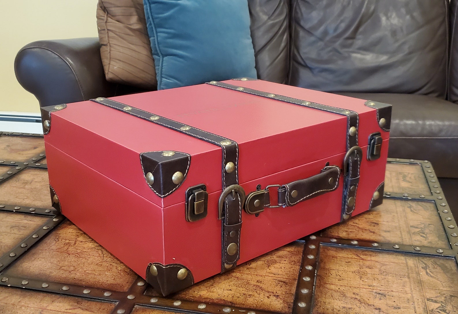 Large Vintage Steamer Trunk/suitcase Home Decor or Gift Box Etsy