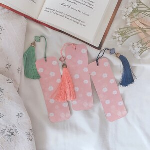 Floral Pink Bookmark / Digital Art, Illustration, Books, Reading, Flower prints, Stationary