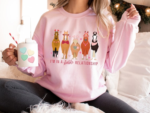 Valentines Day Horse Sweatshirt Horse Sweater for Women Horse Gifts Horse Shirt Equestrian Valentine Horse Crewneck Lover Gift Sweat Shirts