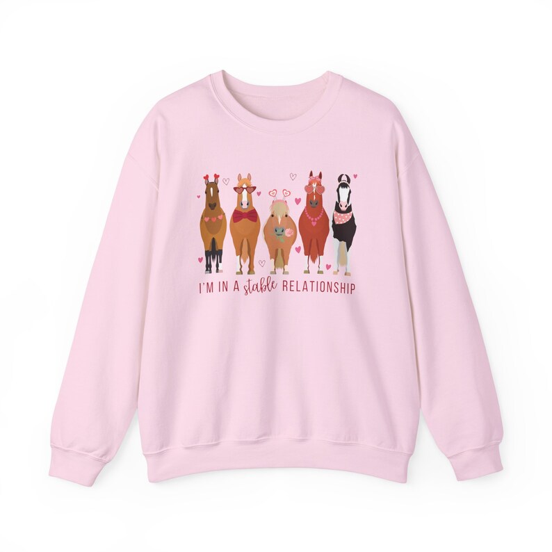 Valentines Day Horse Sweatshirt Horse Sweater for Women Horse Gifts Horse Shirt Equestrian Valentine Horse Crewneck Lover Gift Sweat Shirts Light Pink