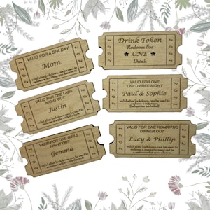 Regalo de ficha de madera personalizado, fecha de cena, día de spa, bebida, ficha de bebida de boda, ficha de Navidad, ficha de novedad de Navidad, Papá Noel secreto