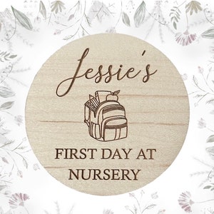 Personalisierte Erster Schultag Plakette, Schulanfang Andenken, Schulanfang Zeichen, Erster Tag des Kindergartens, Holz Foto Requisite für Kinder