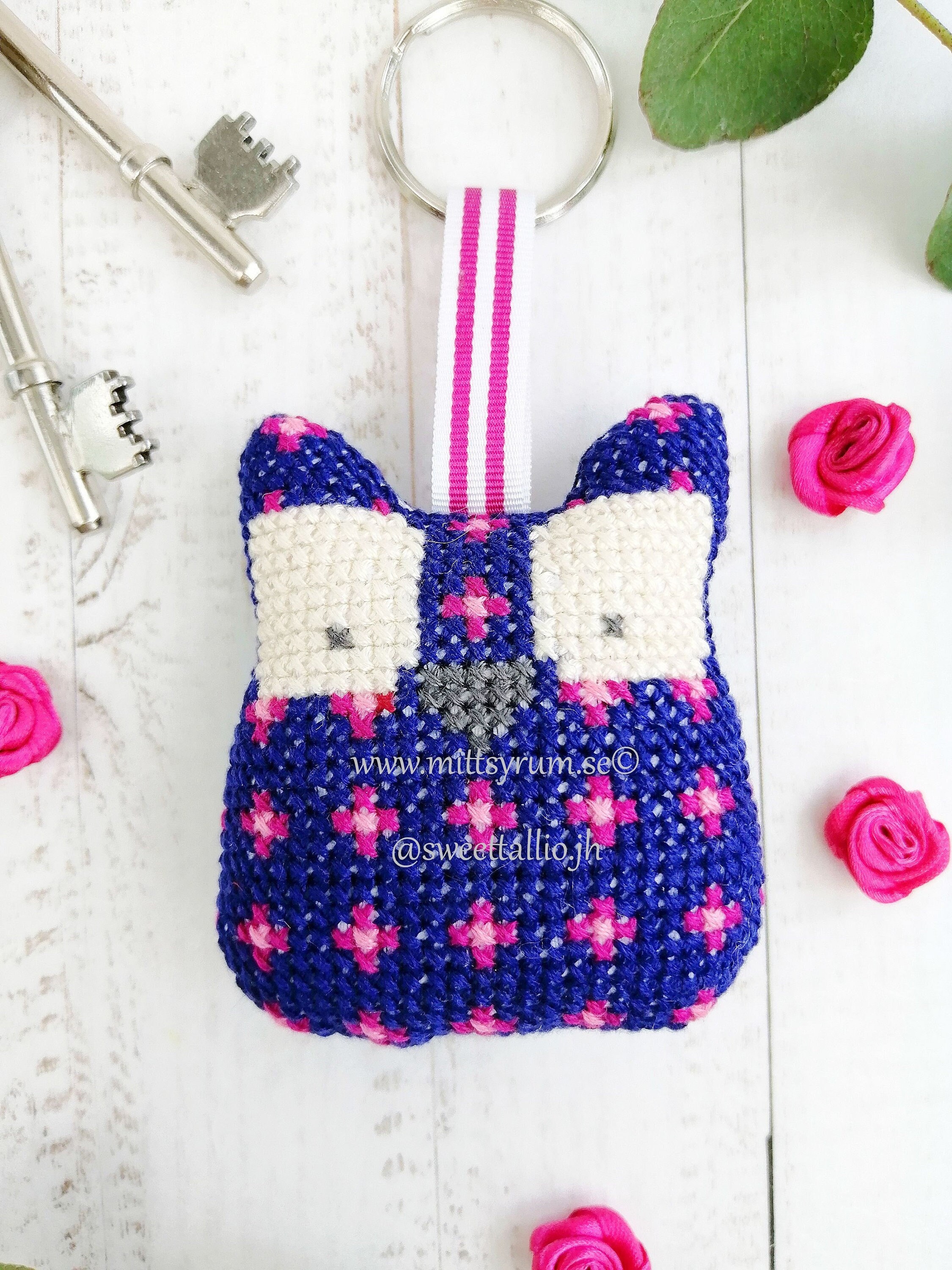 Handmade Crossstitch keychain owl flower Homedecor